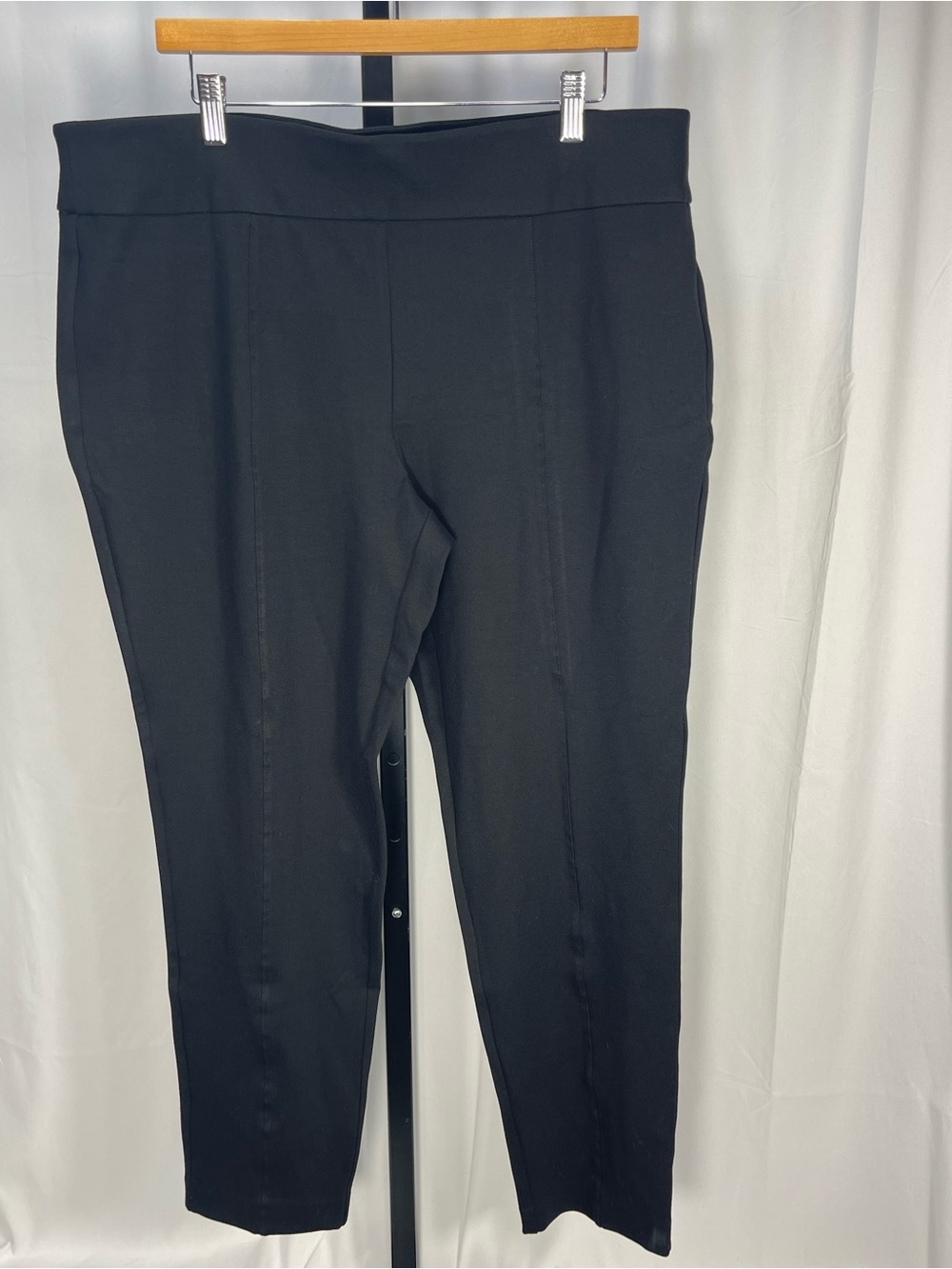 Anne Klein Black Cropped Ponte Ankle Pants in Black. Sz XL with lots of stretch